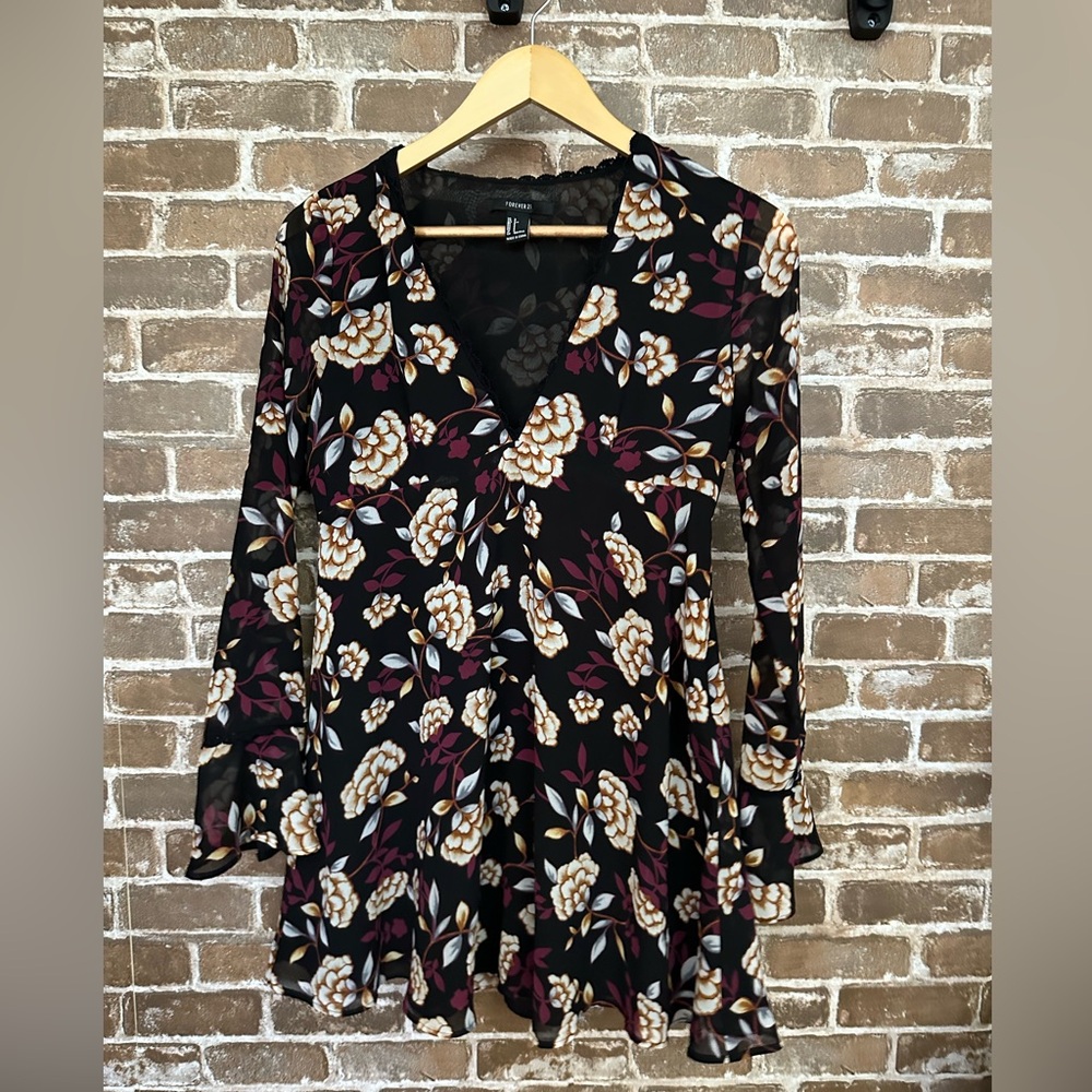 Forever 21 Floral Bell Sleeve Mini Dress S